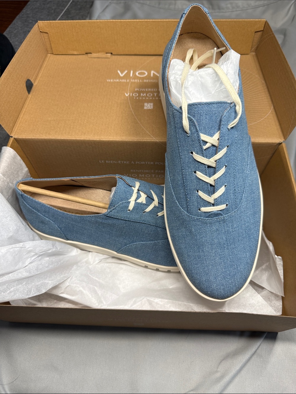 Vionic Women’s Light Denim Casual Sneakers - Size 12 W